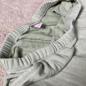 Sweatpants that feel like your wearing a blanket